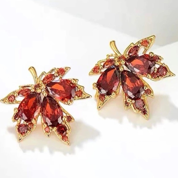 🍁Maple Leaf Earrings🍁 - Picture 1 of 3